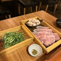 しゃぶしゃぶ・創作料理居酒屋 豚吟 栄店 - 