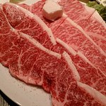 焼肉処 一品一会 - イチボロース(100g)とミスジ(100g)。
            