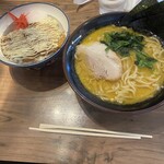 横濱家系ラーメン織田家 - 
