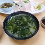 活魚料理 びんび家 - 定食に付くワカメの味噌汁