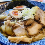 大鷹ラーメン - 大鷹ラーメン　チャーシュー一枚玉子半分サービス