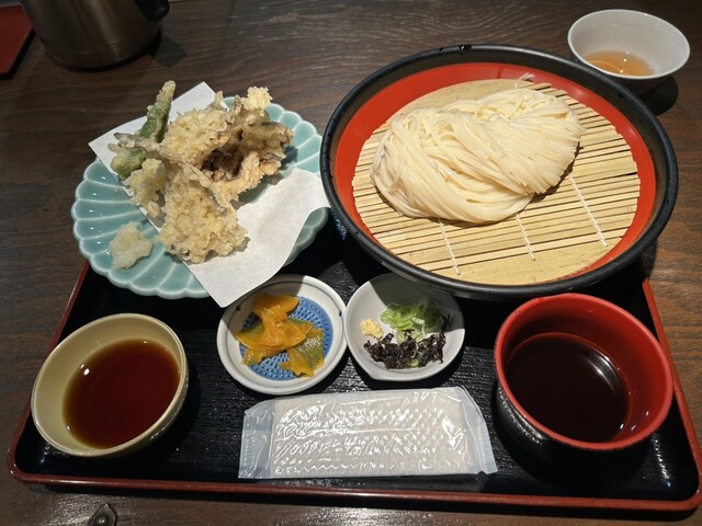 伝承の味処 無限堂 卸町店 - 羽後牛島（うどん）の写真