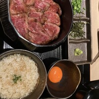 炭火和牛焼肉もうもう亭 広小路店 - お櫃に乗ってきました。