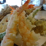 蕎房 猪口屋 - 海老天ざる蕎麦の天ぷらアップ