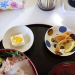 保田鮮魚店 - 海鮮丼（並盛）