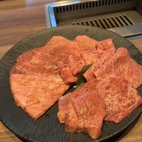 焼肉うしごろ 新宿三丁目店 - 