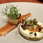 ラ・フォルム ド エテルニテ - 北海道産 秋鮭のスモークとカボスのブランマンジェ