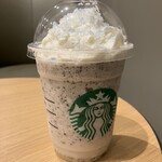スターバックスコーヒー - ドリンク写真:マカダミアホワイトスノーチョコレートフラペチーノwithチョコレートチップ。