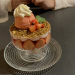 パフェ、珈琲、酒、佐藤 - 