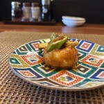 今石飯店 涼華 - 海老さんを横から。大きいでしょ。