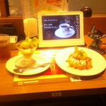 デニーズ - シャインマスカットのちょこっとパルフェ ＆ キャラメルハニーパンケーキ ＆ モーニングドリンクバー