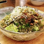 肉の変態集団 疾風ホルモン - サラダ