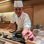 鮨みなと - 「あかむつ」は手渡しで