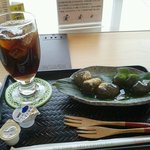 Cafe花しるべ - コーヒーとわらび餅のセット９７２円