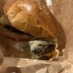 ビトウィーン ザ ブレッド - 