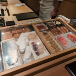 鮨みなと - ネタケース（一部）