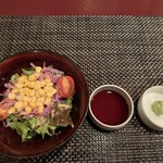 鉄板焼 みや美 - サラダとお肉のタレ