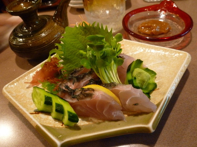 夕焼市場さんで イラブチャーの刺身 を頂きました 沖縄では食べておきたいものがたくさんありすぎて困ります 笑 By なまらうまい 居食屋 夕焼市場 ゆうやけいちば 名護市 居酒屋 食べログ