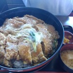国境食堂 - カツ丼(大盛)