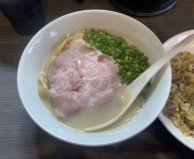 by akata6677 : 麺屋 菜々兵衛 本店 (ななべえ)- 平和/ラーメン | 食べログ