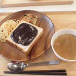 トーコーキッチン - チョコパン キッシュ、スパサラ、スープ 
