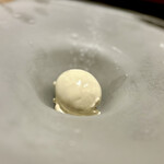 パルコ フィエラ - ⓯キノコのアイスクリーム
      ～ポルチーニ、アミカサ茸、ナメ茸に樽熟成させたグラッパを加えた熟成されたアイスクリームに。