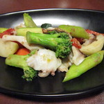 魚の家BAL - タコと季節野菜のガーリック・アンチョビ風味で＠500円