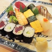 松寿司 - ボキらが注文したのは、
                      松にぎり（にぎり7貫巻物）赤出し又は茶碗むし付