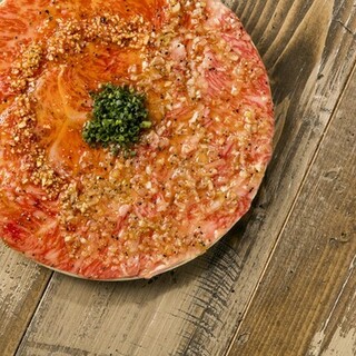 焼肉の常識を変えた一皿。KINTANの代名詞サーロインユッケ