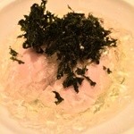 エディション・コウジ シモムラ - 牡蠣の冷製 柑橘と海水のジュレ 黒海苔風味