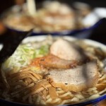 ケンちゃんラーメン - 唐辛子をふりかけ旨さアップ✨