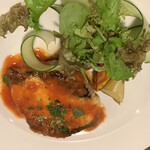 イヌイット - トマトソースとチーズのハンバーグ