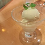 マーケットレストランAGIO - バニラアイスクリームです。