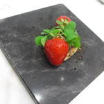 クイントカント - マリアージュ 大麦茶 イチゴ カタバミ