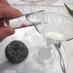 クイントカント - グラスに炭酸水を注ぎます♪