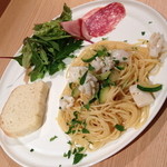 カルテット - 本日のパスタプレートランチ「赤イカとズッキーニのスパゲッティ」（１，１００円）これにコーヒーor紅茶がつきます。２０１４年５月