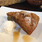 ふぉい - 人参とくるみのケーキ