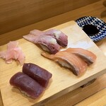 喜与すし - 熟成本鮪、サーモン、メジロか鰤か