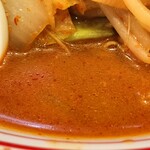 蒙古タンメン中本 - 香辛料の効いた辛旨スープ