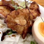 麺屋 だいくう - 唐揚げアップ！　　　　　　　　　　　　　　　　　　　　　　　タレがコレ醤油ってなくらいしょっぱ過ぎた！