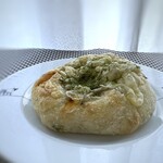 コウメベーカリー - あおさとしらすのピザ（259円）