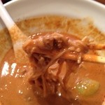 中国料理 五指山 - 細麺にスープが絡み付きます。