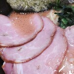 横浜ラーメン 北村家 - チャーシューのセクシーショット❤️