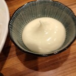 大阪トンテキ - マヨネーズ 無料です（ぴんぼけ）