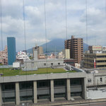 山形屋食堂 - 山形屋名物「エレベーターの中から見える桜島」(2014年4月）