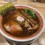 麺や みかん - 見た目は濃いですが…