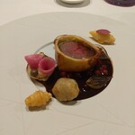 La Vallee d'Or - 京都の鹿背肉のローストコケモモソース