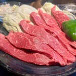 肉工房 初栄 - 赤身モモ定食　1500円