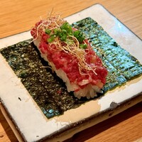 肉亭ふたご iki 新宿店 - 和牛トロタク手巻き