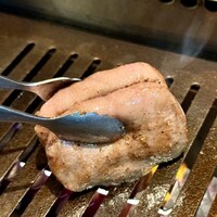 肉亭ふたご iki 新宿店 - 厚切りタン